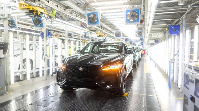 Jaguar Land Rover се връща към печалба, подкрепена от производството на Range Rover
