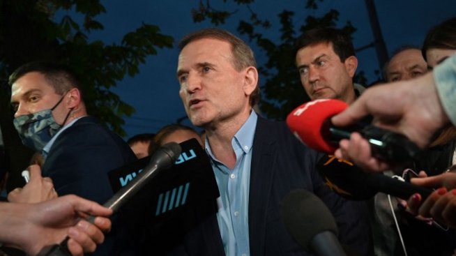 Близкият до Путин украински опозиционер Виктор Медведчук е бил арестуван