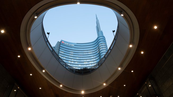 UniCredit получи разрешение от ЕЦБ да притежава до 29,9% от Commerzbank