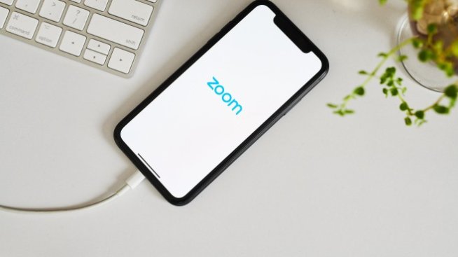 Zoom трансформира шума около себе си в силен ръст 