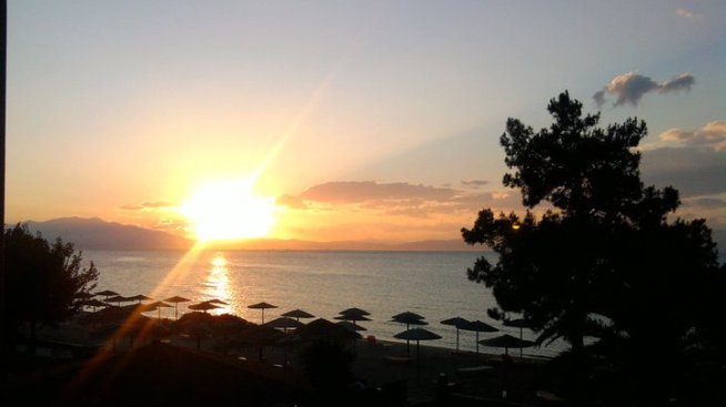 ЕС ще генерира рекордни количества "слънчев" ток и ще го изхвърли на боклука