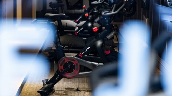 Peloton спира вътрешното производство и залага изцяло на външни партньори