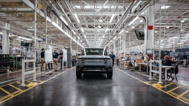 Rivian последва примера на Tesla &ndash; започва съкращения на работната сила