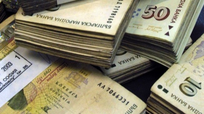 Изплащат първите компенсации на 1065 души при 68 работодатели