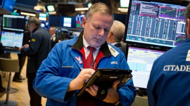 Wall Street отново записа червена сесия заради мрачните икономически данни