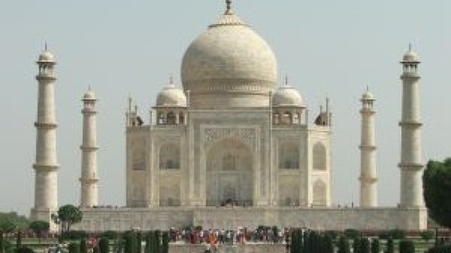 Гигантско копие на Тадж Махал строят в Дубай