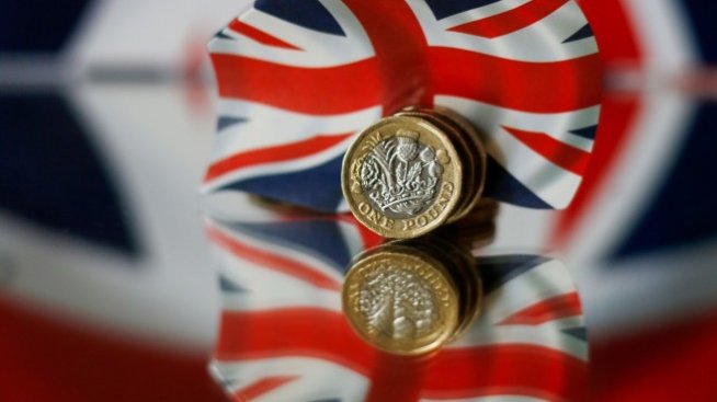 Паундът записа най-големия си ръст от два месеца в очакване на Brexit със сделка