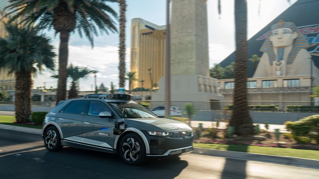 Uber стартира услуга с роботаксита в Лас Вегас с технологията на Motional