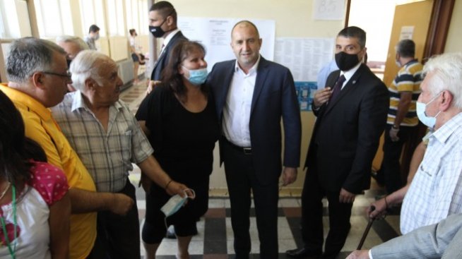 Христо Анастасов: Радев е в силна позиция, но тя не гарантира победа