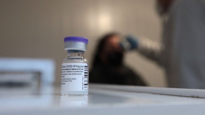 България и Румъния търсят варианти за изтичащия срок на годност на ваксините им