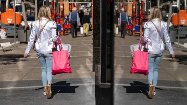 Продажбите на дребно в САЩ отчитат първи спад за последните пет месеца