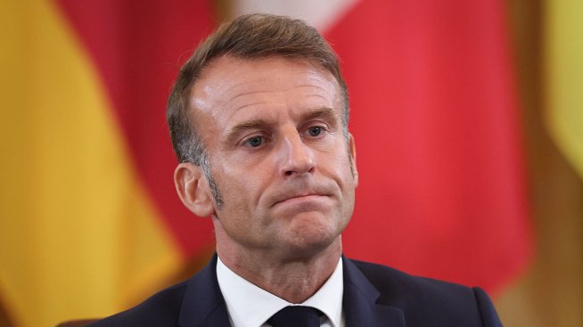 Кризата във Франция - лебедовата песен на Еманюел Макрон