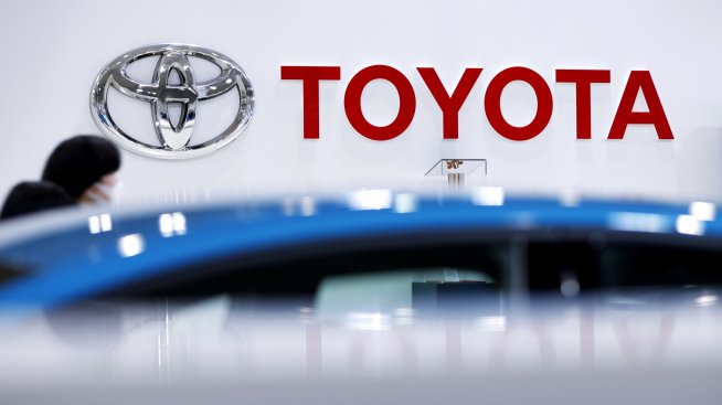 Доставчик на Toyota отново започва работа след възстановяване от взрив в свой завод