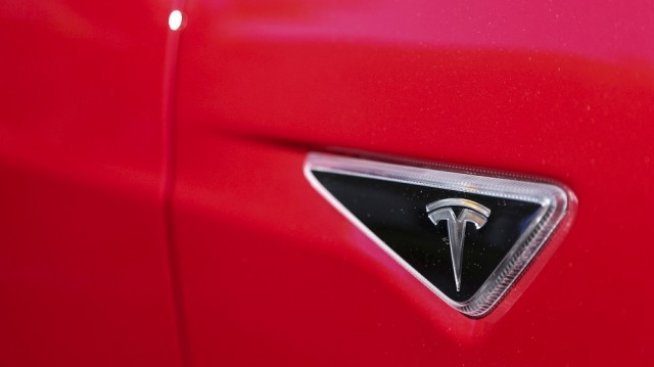 Първи фатален инцидент с автономна кола на Tesla