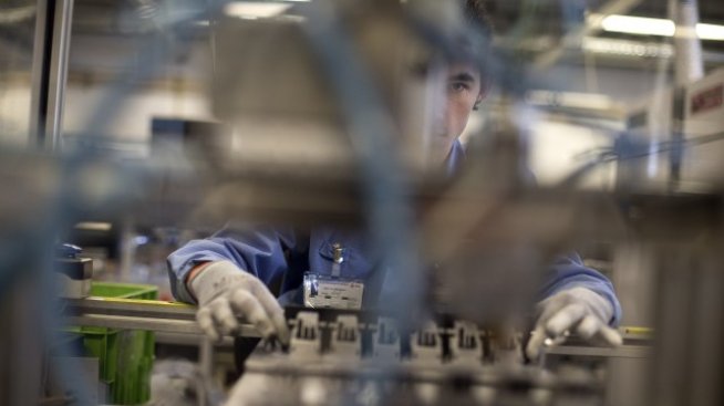 Активността в китайския производствен сектор се забавя до 4-месечно дъно