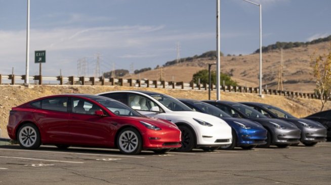 Tesla със сервизна акция и в Китай