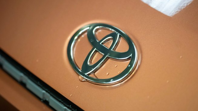 Toyota сключи сделка с основния критик на поглъщането на Toyota Industries