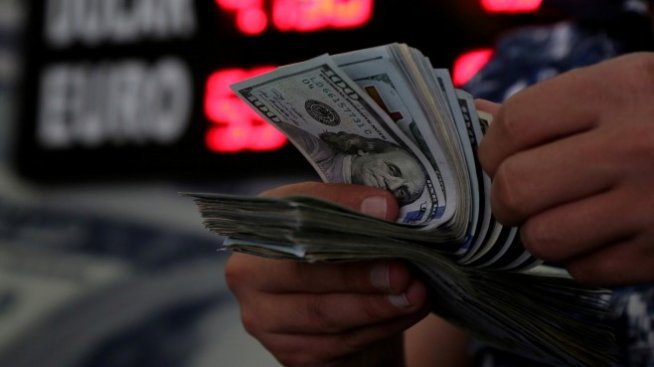Ръстът на заплатите в света е стигнал най-бавния си темп от 2008 г.