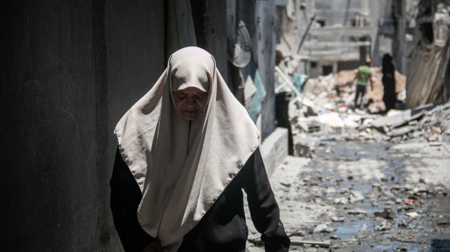 Над 100 души са загинали при израелски удар по училище в Газа