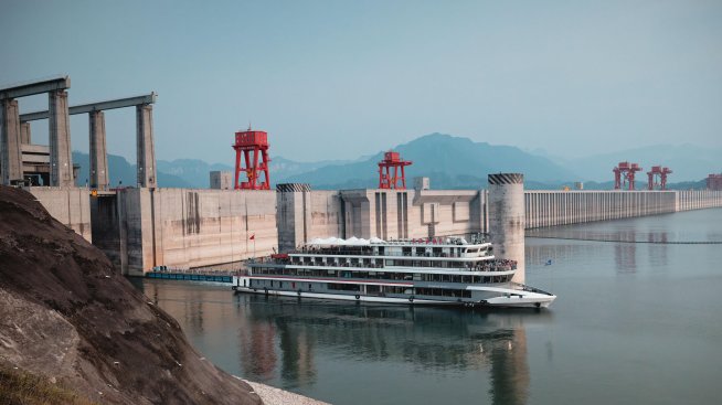 Китай е консумирал два пъти повече електроенергия от САЩ през 2025 г.