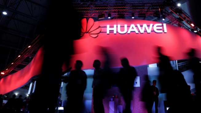Япония може да забрани правителствените договори с Huawei и ZTE
