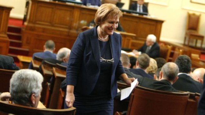 Менда Стоянова: Приходите в хазната са повече от заложените