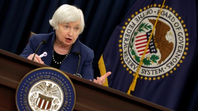 Федералният резерв разхлабва правилата за междубанкови сливания