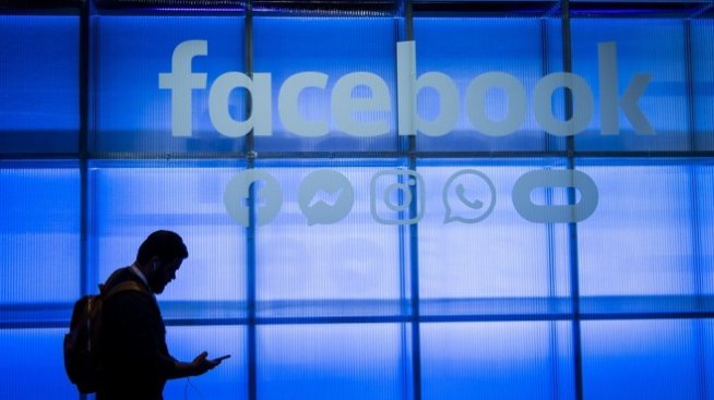 Facebook се сблъсква с поредно дело заради политическите реклами