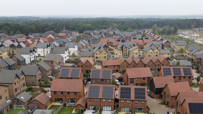 Цените на жилищата във Великобритания достигнаха нов рекорд през ноември