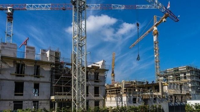 Близо 18% от заетите в България работят без трудов договор 