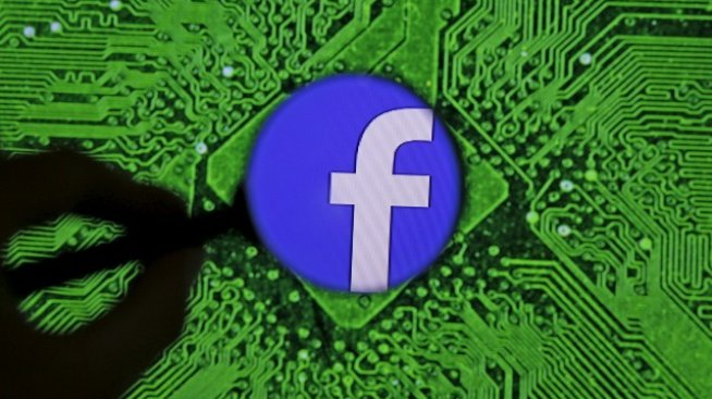 "Актуалните" новини във Facebook всъщност се подбират от хора