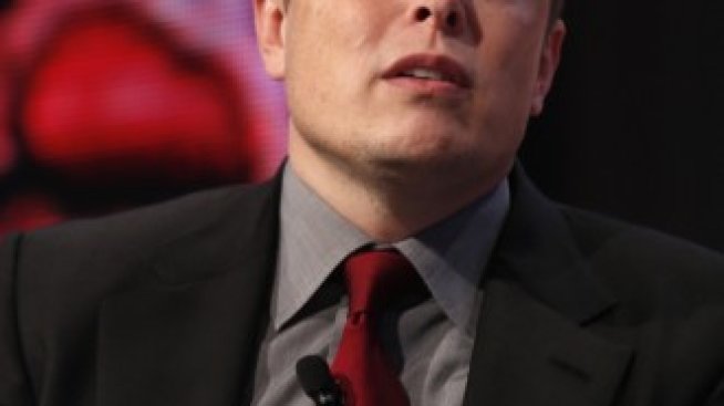 Илон Мъск е на минимална работна заплата в Tesla