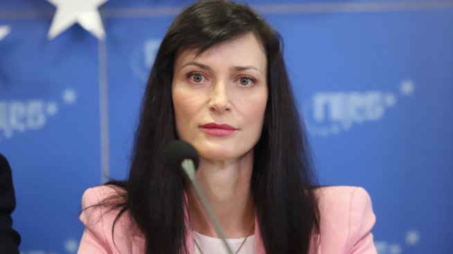 Мария Габриел ще предложи съставяне на експертно правителство за една година