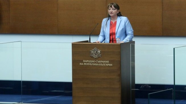 Сачева: Не са необходими реформи в първия стълб на пенсионната система