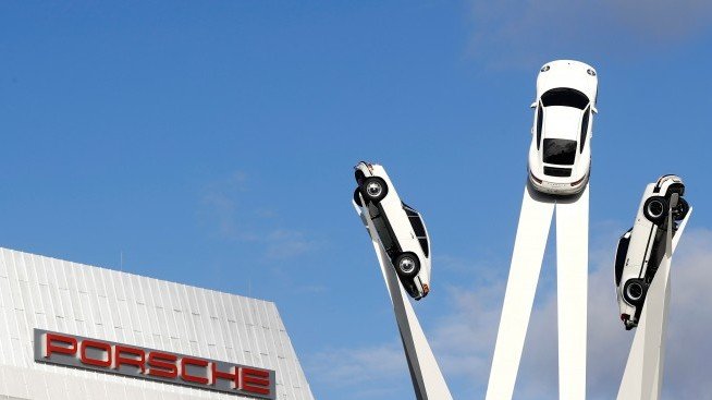 Porsche отчита рекордни продажби за 2019 г. въпреки трудностите за индустрията