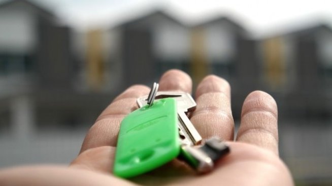 Новите сгради и броят на жилищата в тях намаляват през третото тримесечие