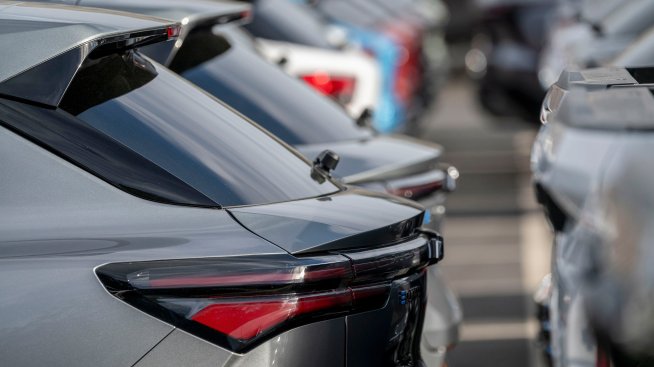 Електромобилите щурмуват отчаяно САЩ преди края на федералните стимули 