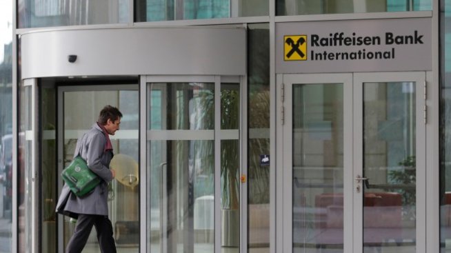 Raiffeisen оглежда възможни цели за придобивания на Балканите