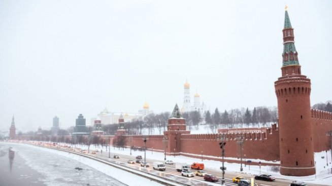 Макрон към Путин: Трябва да избегнем войната и да изградим доверие*