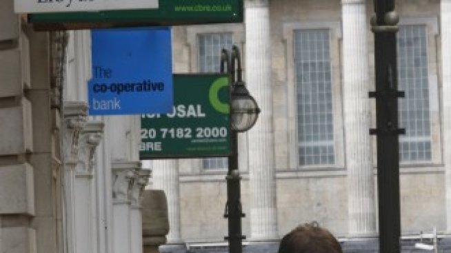 Ръст на печалбата на UBS и Lloyds
