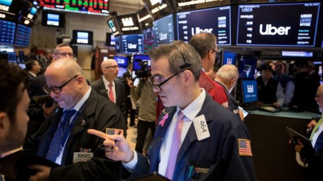 Решението на Фед остави Wall Street на червено