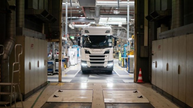 Daimler, Volvo и Traton създават европейска зарядна мрежа за електрически камиони