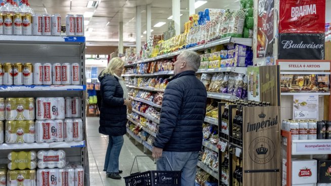 Аржентина въвежда 90-дневен таван на цените на храните, за да овладее инфлацията