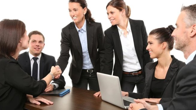 Препъват ли се женските амбиции за кариера в патриархалния български бит