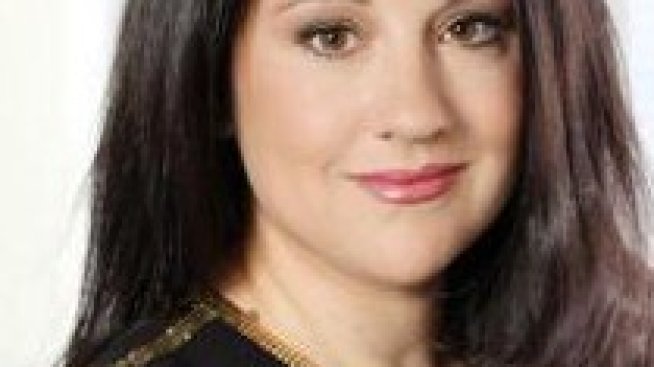 И Вики Политова преминава към Нова