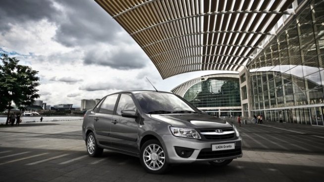 Първи снимки на обновената Lada Granta 