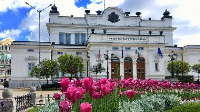 Социолог: Наблюдаваме разпад на твърдия електорат на големите партии