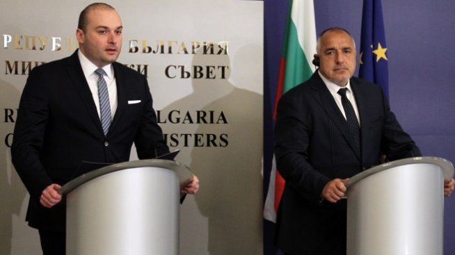 България и Грузия се заемат с проект за подводен интернет кабел през Черно море