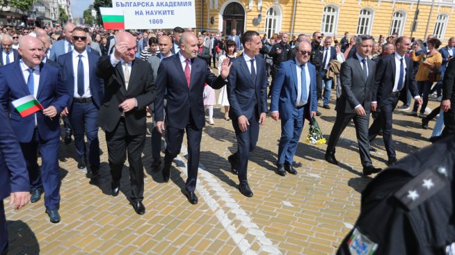 Радев: Просперитетът на едно общество е в пряка връзка с отношението към знанието