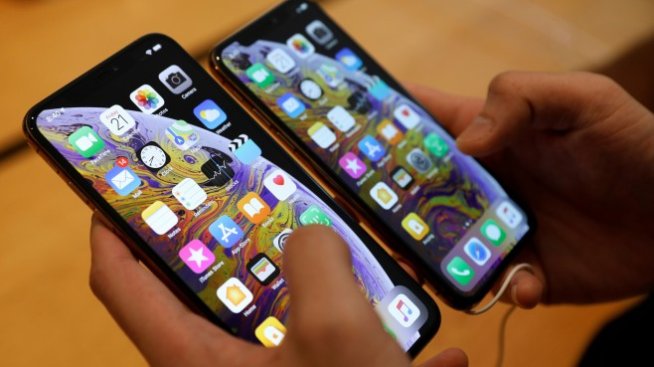 Мистерията с продажбите на iPhone